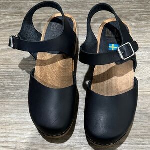 MIA Black Leather Mules with Wooden Sole